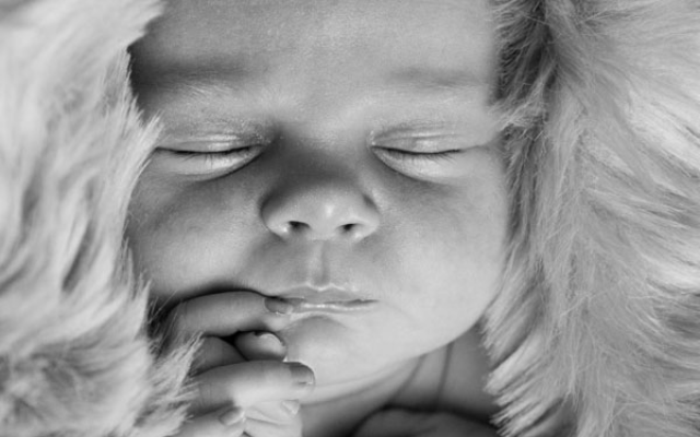 Read Your Baby’s Sleepy Signals