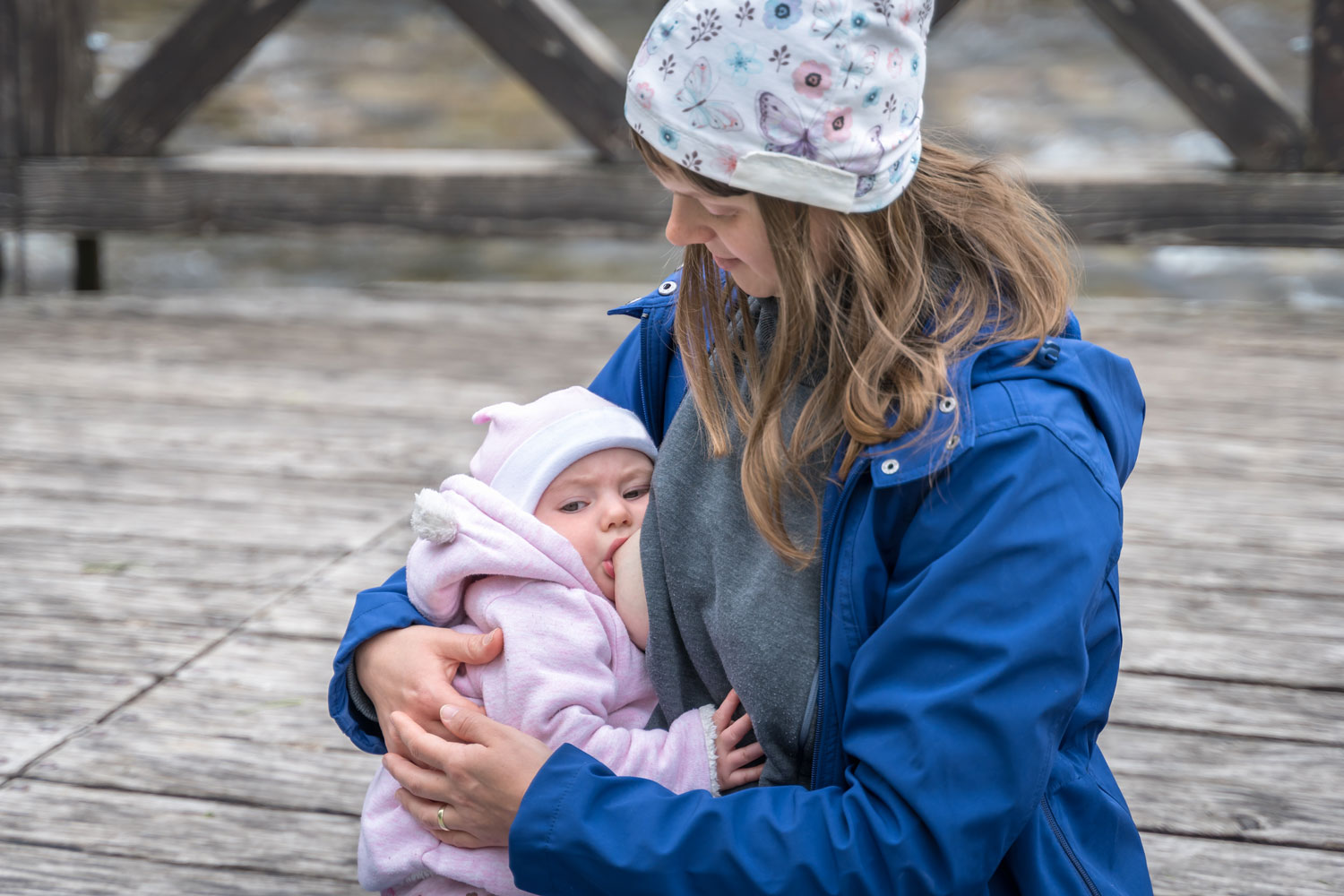 Breastfeeding on a bridge